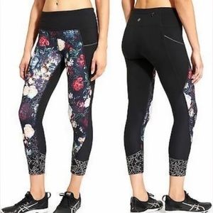 Athleta Relay 2.0 Black Orchid Cropped Legging